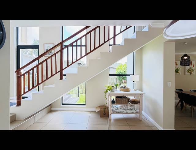 4 BEDROOM HOUSE FOR SALE IN PALM LAKES ESTATE